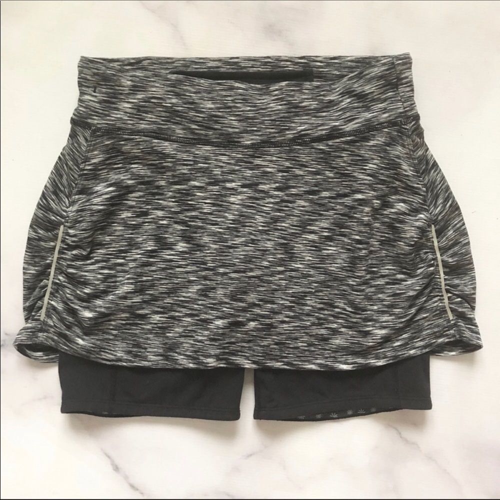 ATHLETA black space dye contenders 2-in - 1 skirt - Picture 2 of 6